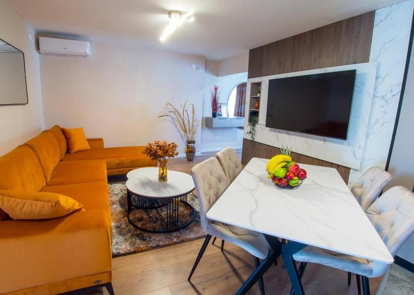 shared lounge/tv area