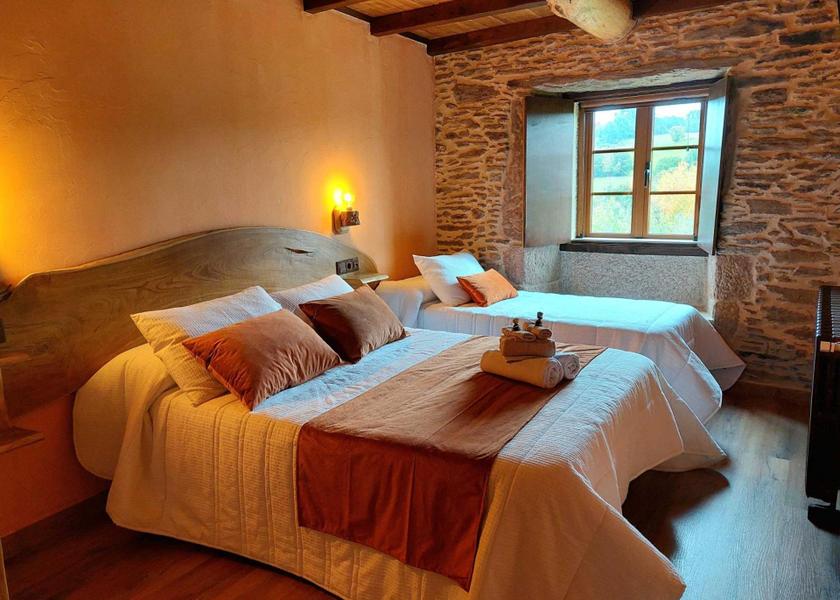 Galicia Lalin Triple Room with Private Bathroom