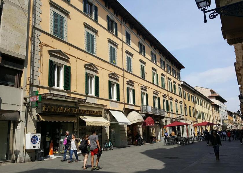 Tuscany Pisa exterior view