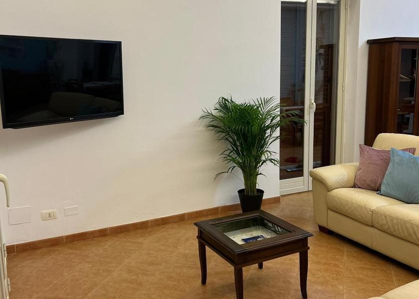 shared lounge/tv area