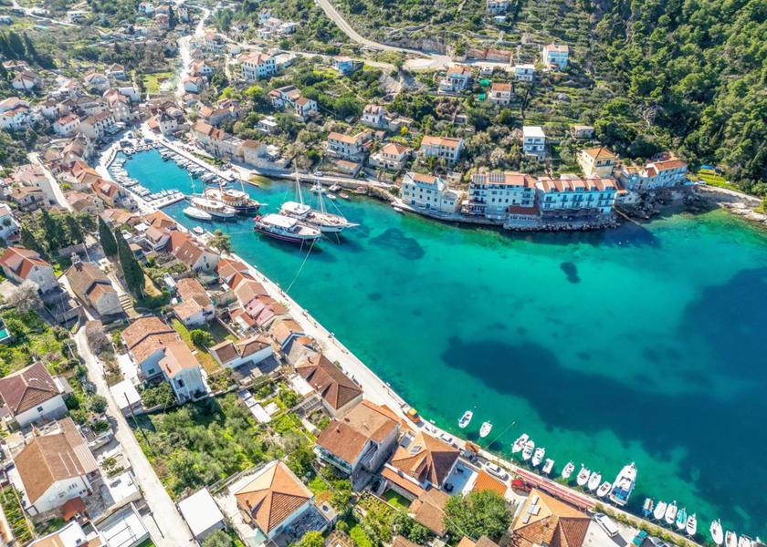 Split-Dalmatia Solta surrounding environment