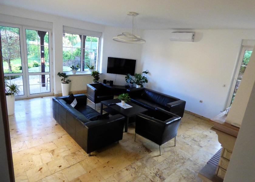 shared lounge/tv area