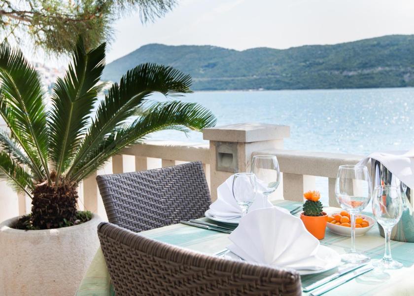 Herzegovina-Neretva Canton Neum food and beverages