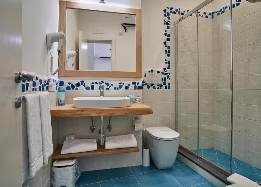 Campania Anacapri bathroom