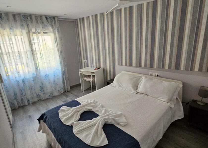 Asturias Oviedo Double Room with Private Bathroom