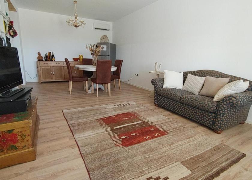 shared lounge/tv area