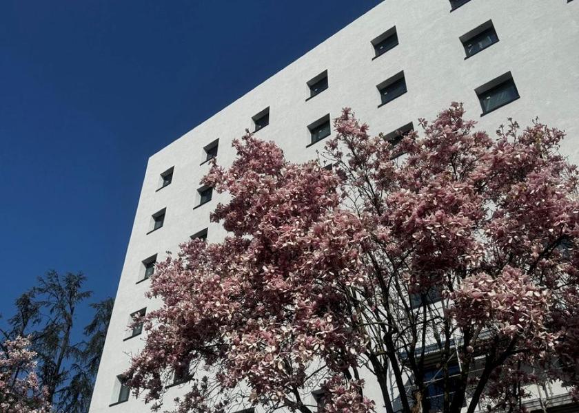 Lombardy Opera Hotel Exterior