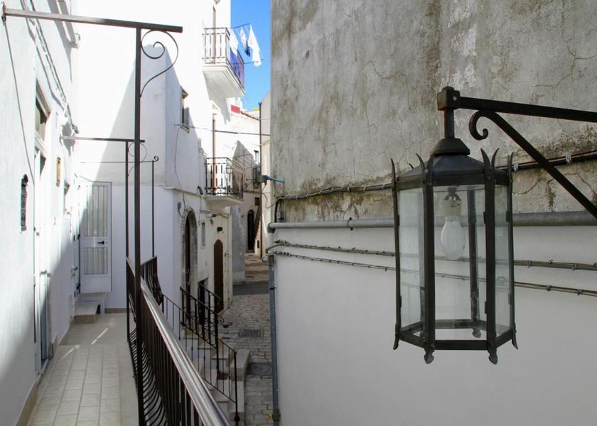 Puglia Monte Sant'Angelo entrance