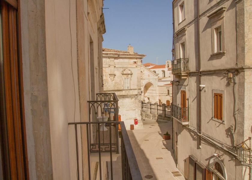 Puglia Monte Sant'Angelo balcony/terrace