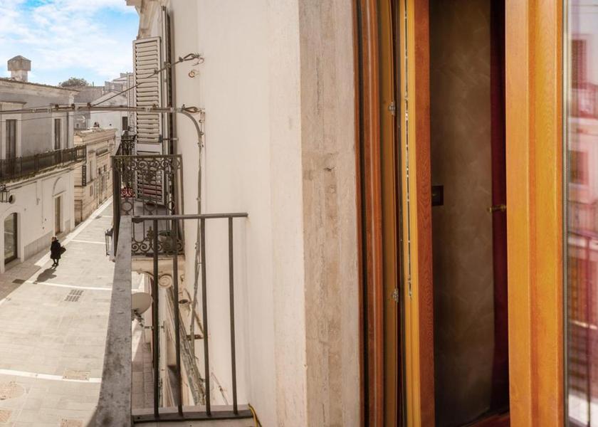 Puglia Monte Sant'Angelo balcony/terrace