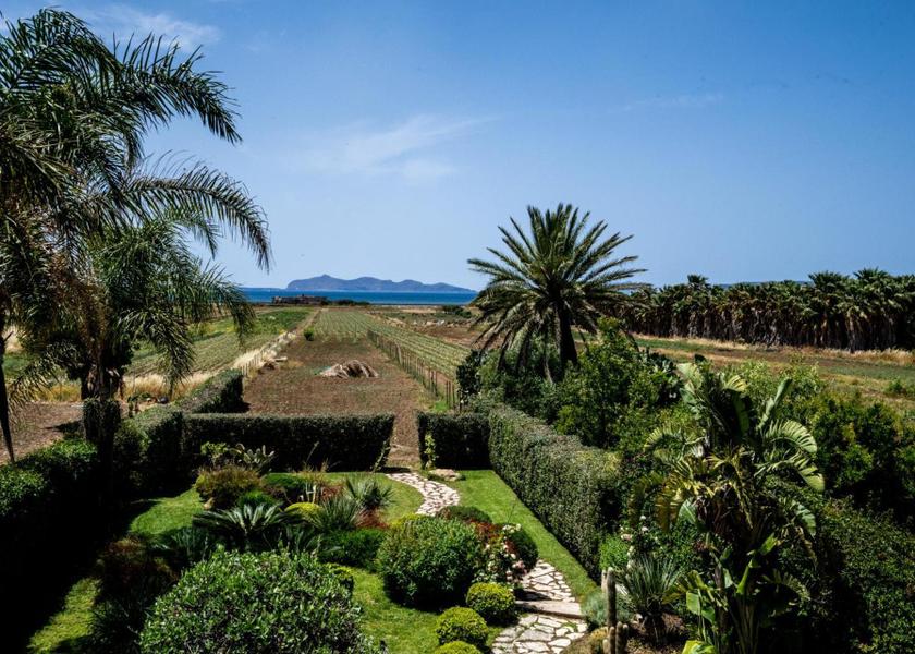 Sicily Paceco garden