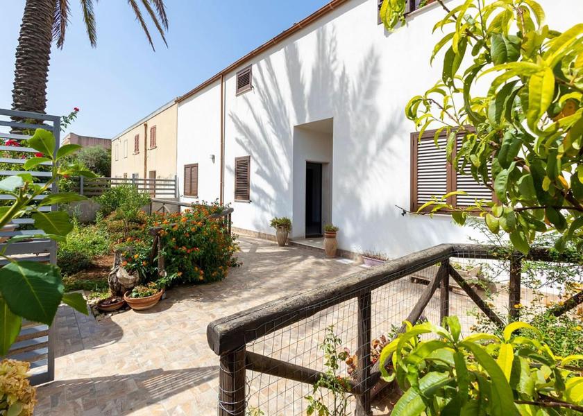 Sicily Paceco entrance