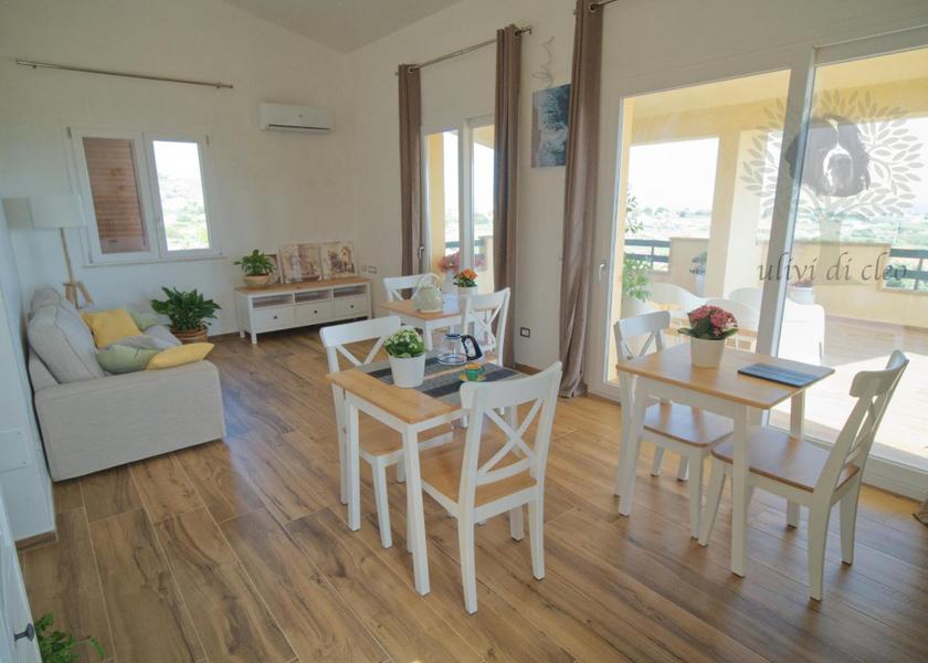 shared lounge/tv area