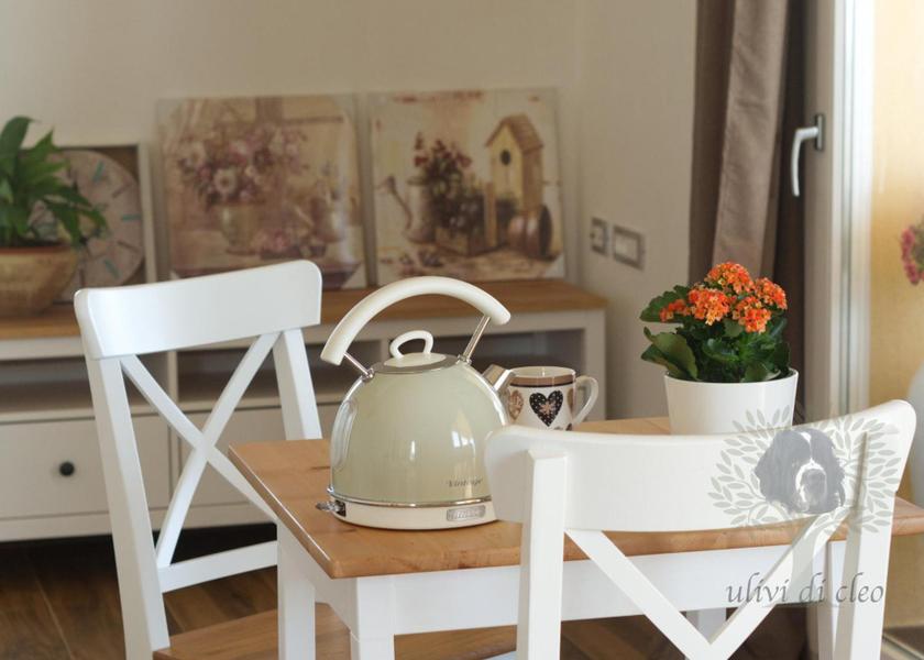 shared lounge/tv area