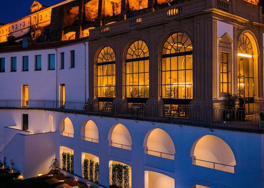 Porto Vila Nova de Gaia Front of property - evening/night