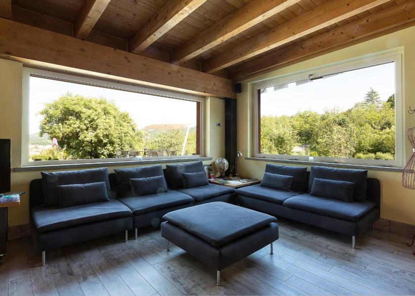 Piedmont Acqui Terme shared lounge/tv area