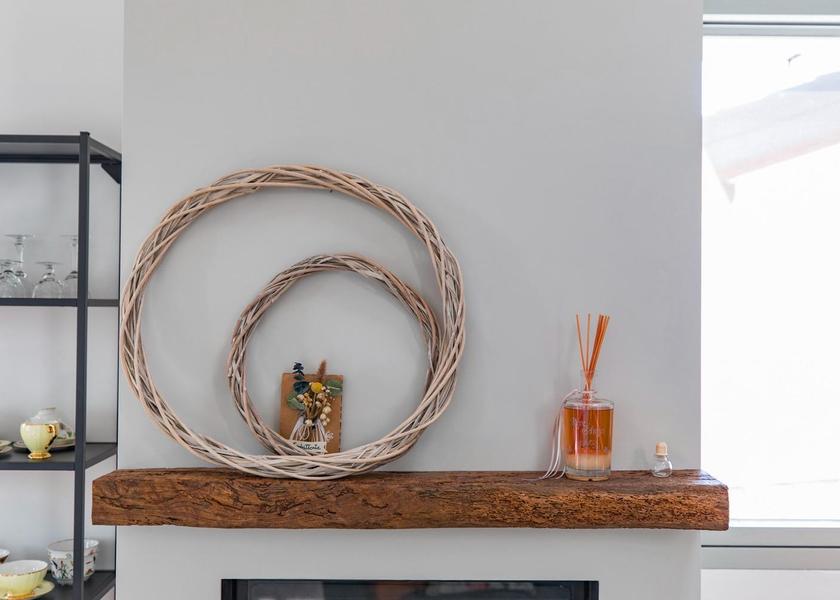 shared lounge/tv area