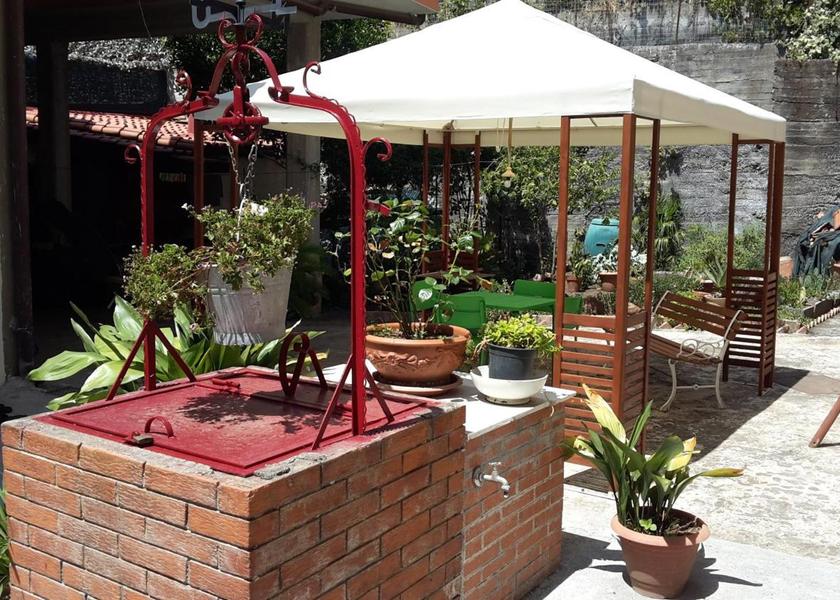 Sicily Nicolosi garden