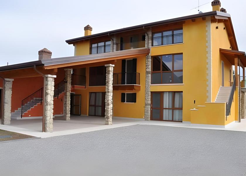 Veneto Affi exterior view