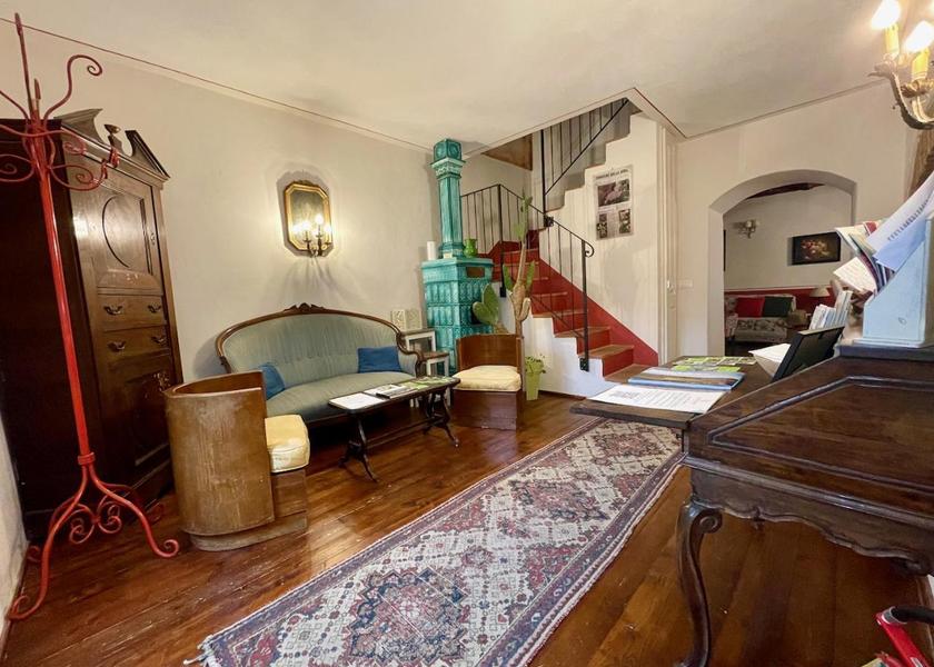 shared lounge/tv area