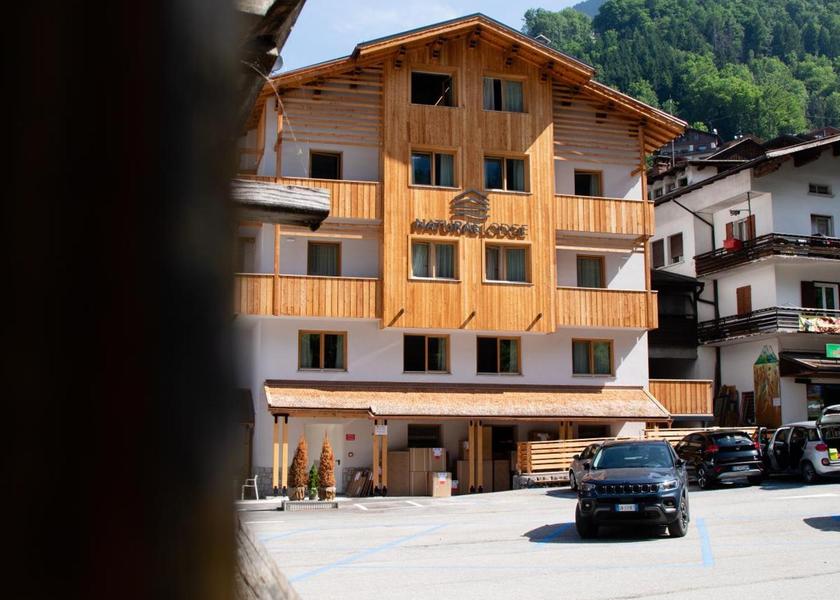 Veneto Alleghe exterior view