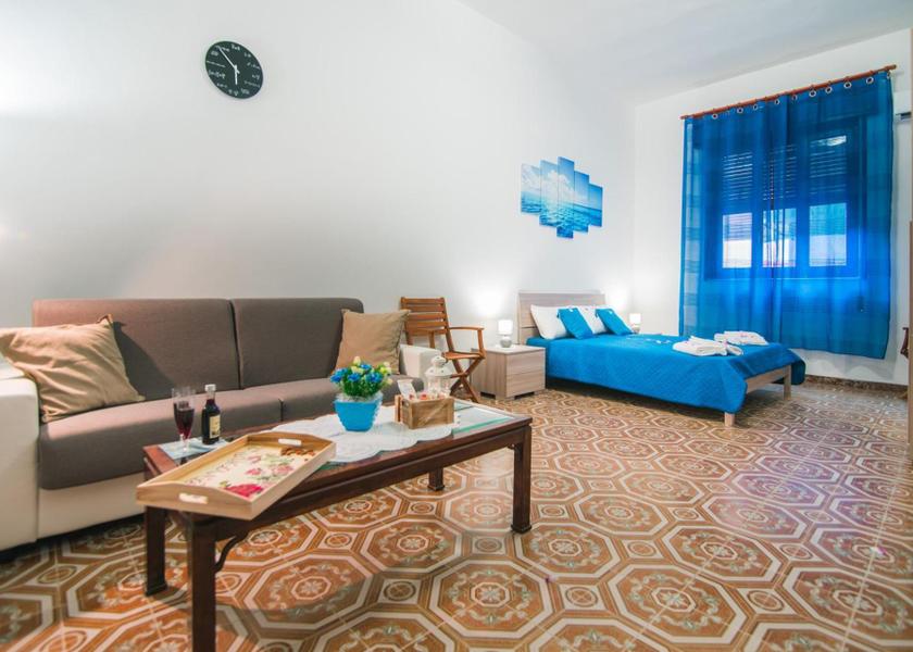 Sicily Avola Triple Room with Private Bathroom