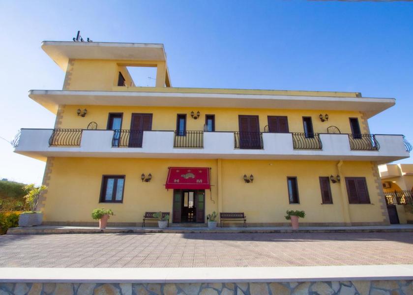 Sicily Avola entrance