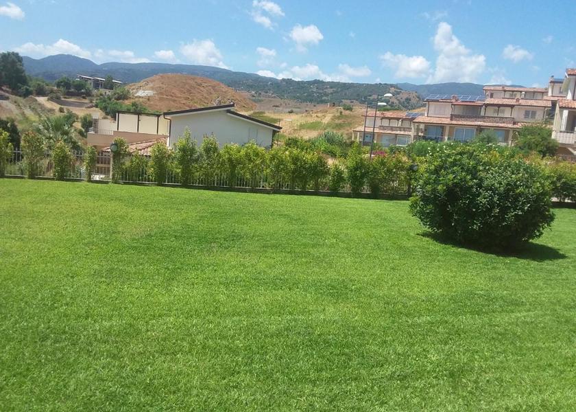 Calabria Badolato garden