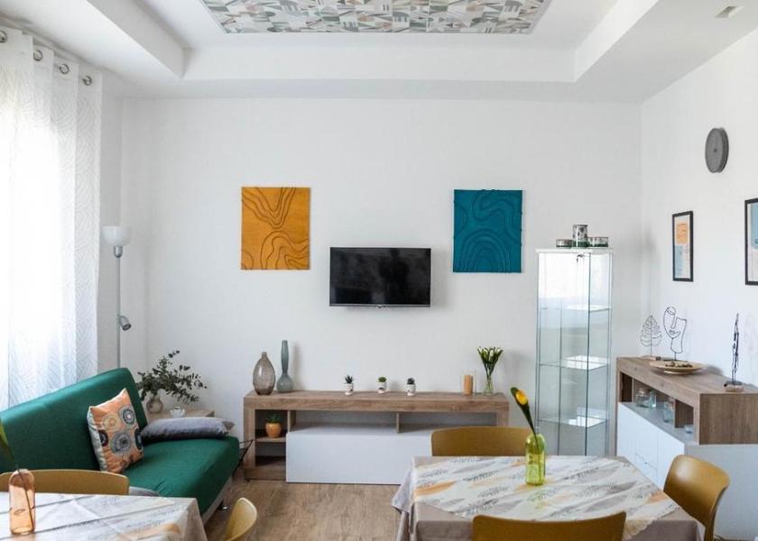 Sicily Bagheria shared lounge/tv area