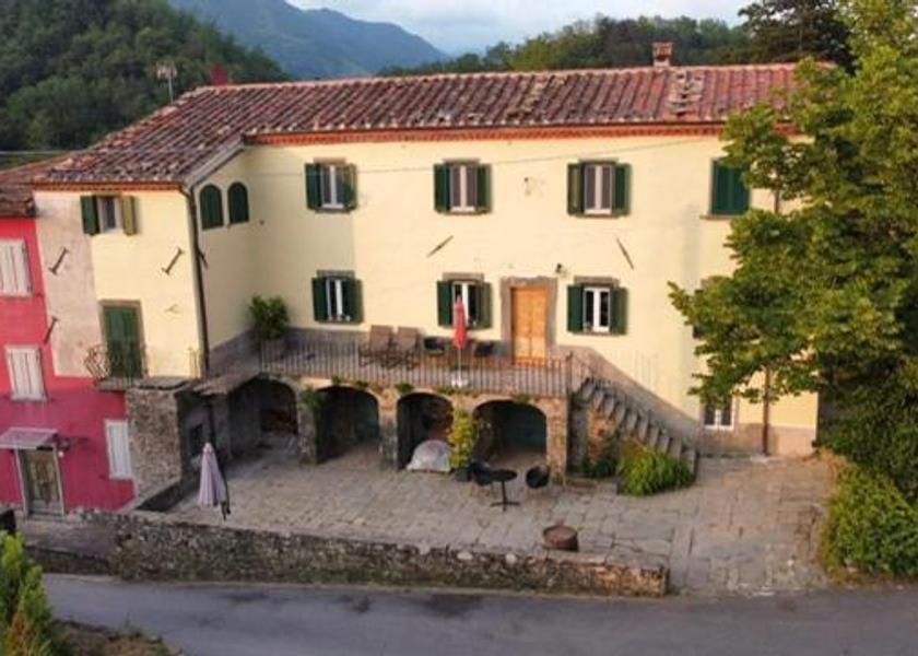 Tuscany Bagni di Lucca exterior view