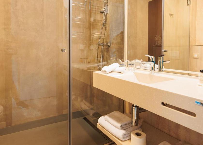  Herceg Novi Twin Room with Balcony and side Sea View 