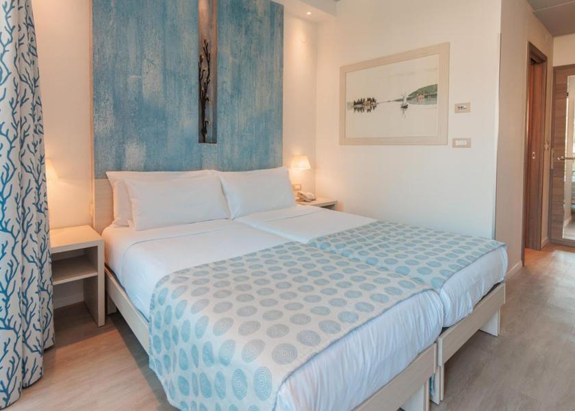  Herceg Novi Twin Room with Balcony and side Sea View 
