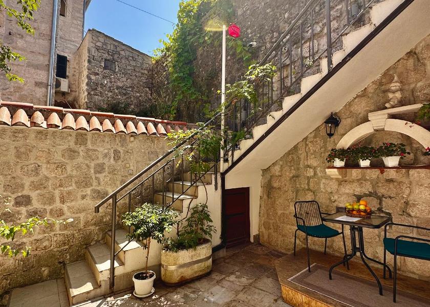  Kotor balcony/terrace
