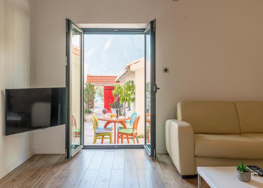  Kotor Comfort One Bedroom Apartment with Garden View