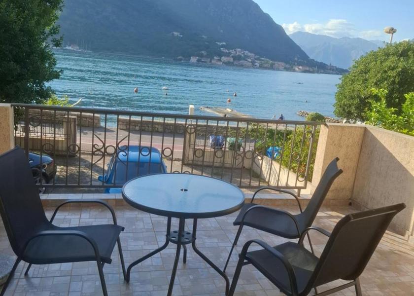  Kotor One-Bedroom Apartment with Balcony and Sea View