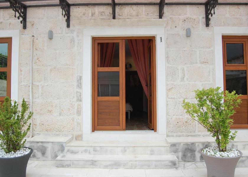  Kotor Hotel Exterior