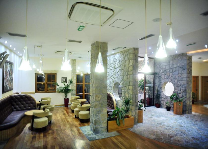 Zeta Municipality Mahala bar/lounge