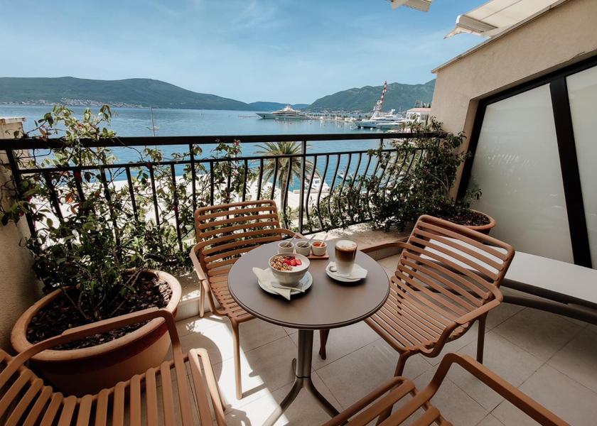  Tivat Two-Bedroom Suite with Terrace and Sea View