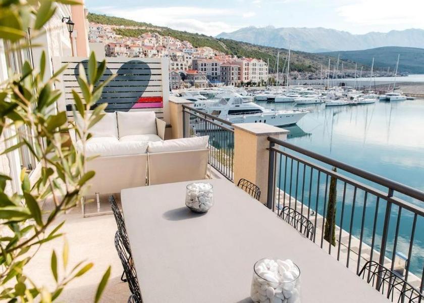  Tivat Deluxe One-Bedroom Apartment with Sea View