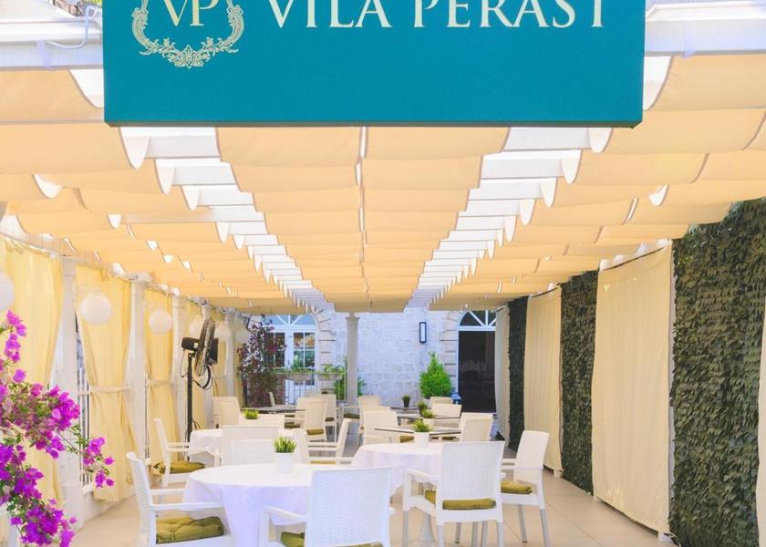  Perast restaurant