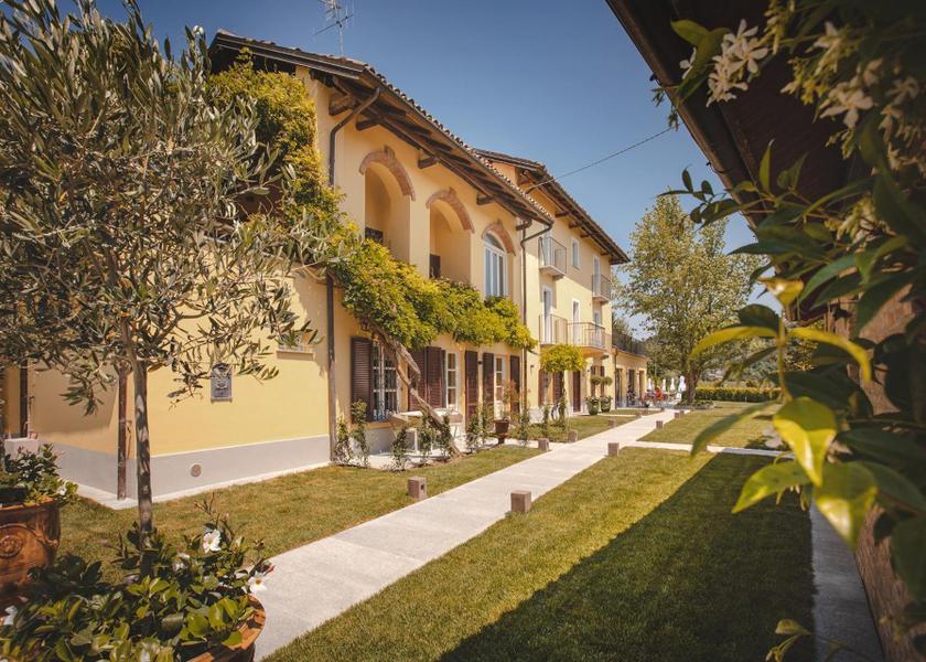 Piedmont Calamandrana exterior view