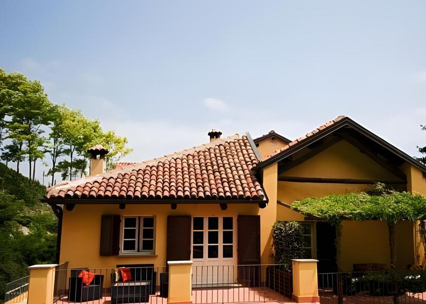 Piedmont Calamandrana exterior view