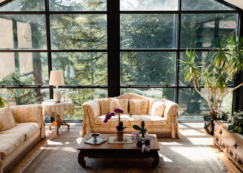 Piedmont Calamandrana shared lounge/tv area