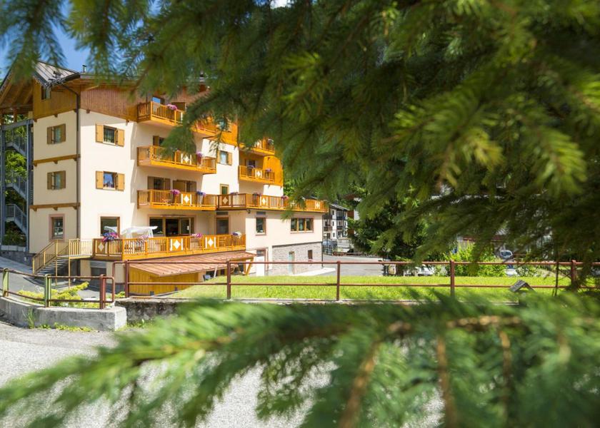 Trentino-Alto Adige Campitello di Fassa Hotel Exterior