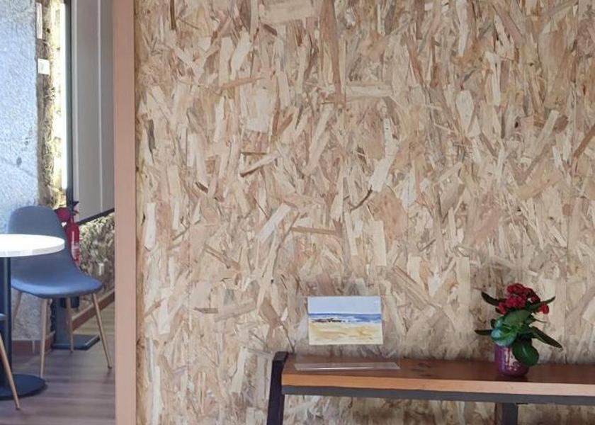 shared lounge/tv area