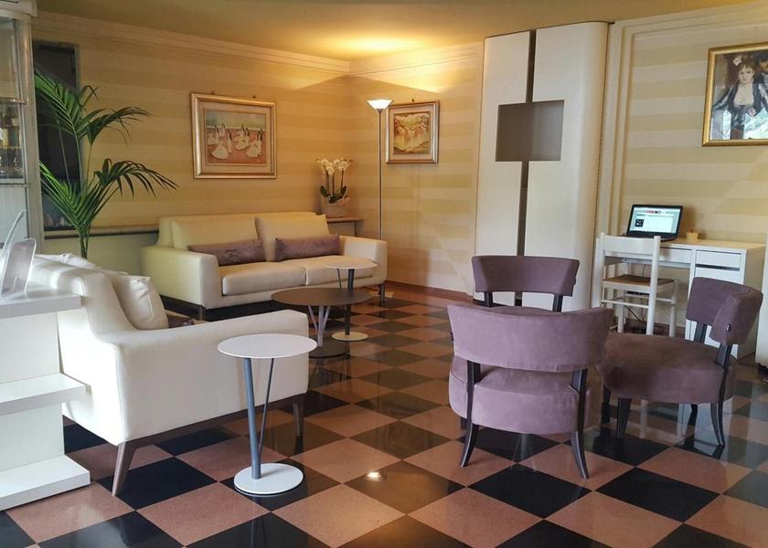 shared lounge/tv area