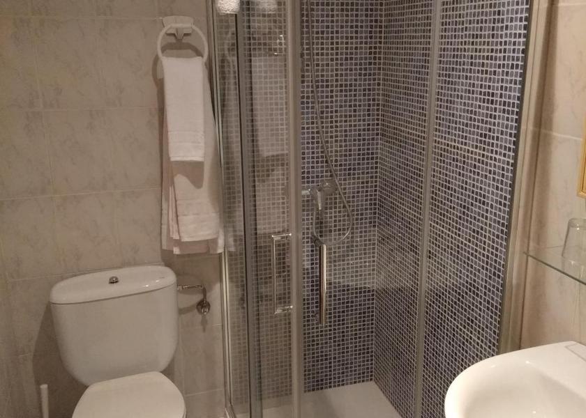 Castile and León Arenas de San Pedro Bathroom