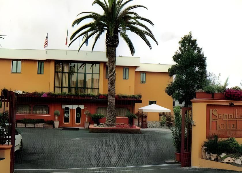 Campania Casoria exterior view