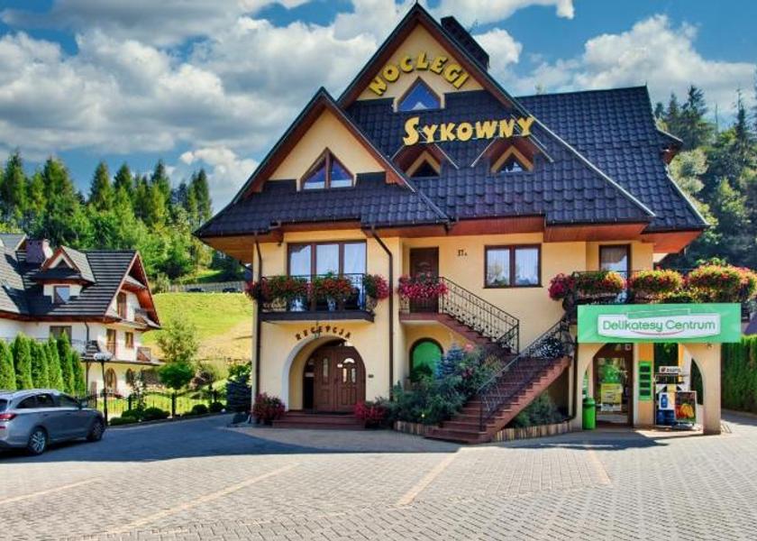 Lesser Poland Voivodeship Bialy Dunajec Exterior view