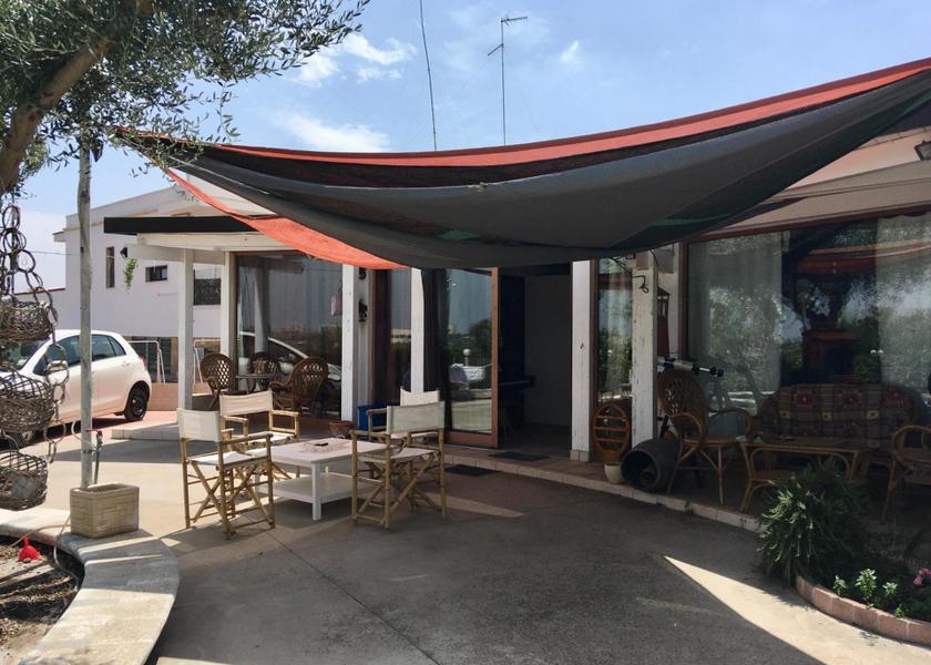 Puglia Castellana Grotte exterior view